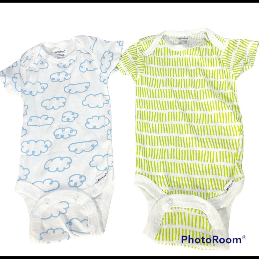 Lot of (2) Baby Onesies Clouds & Patterned Onesies Adorable Baby Gender Neutral